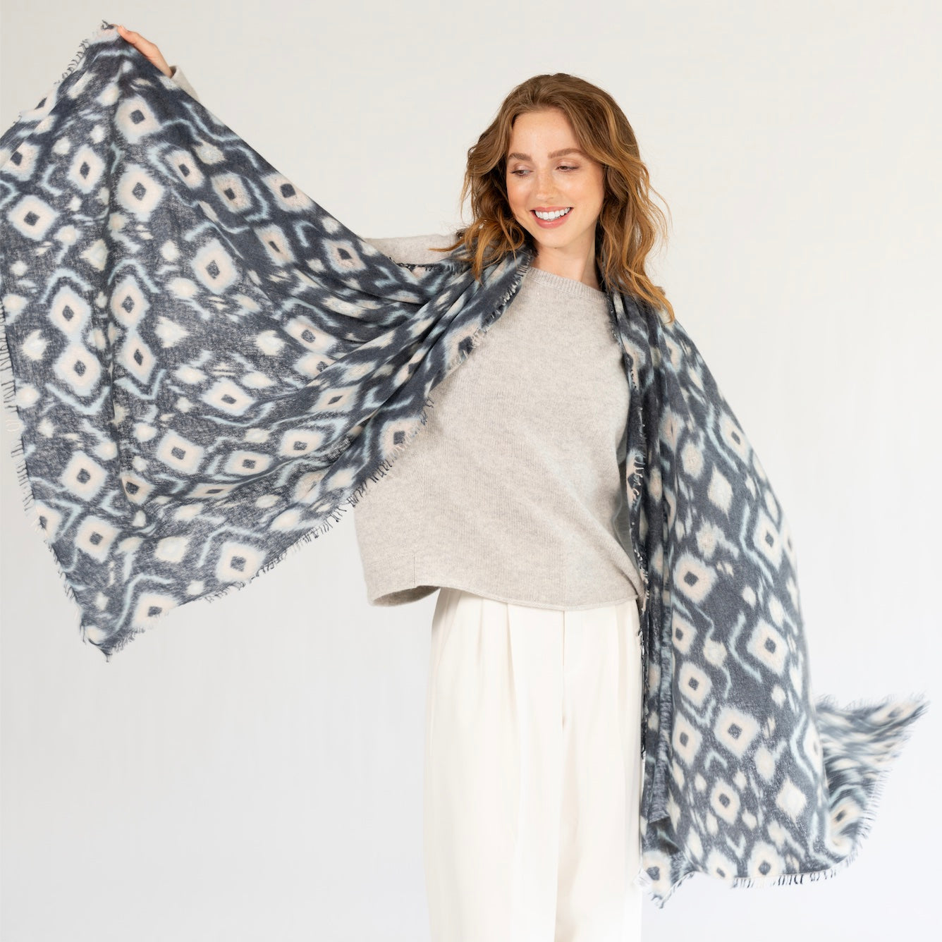 cute stuff gemusterte Light Cashmere Schals in vielen Varianten Image