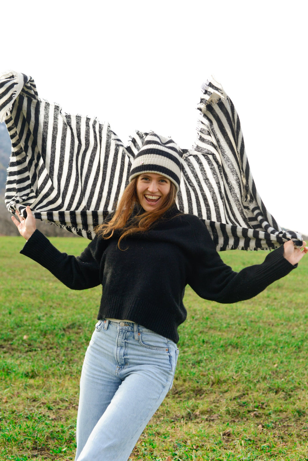 Edler und dicker Kaschmirpullover aus 100% reinem Kaschmir für Damen in der Farbe Schwarz 