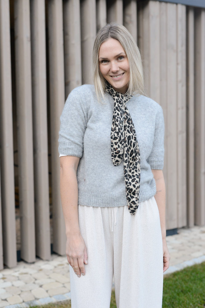 Cashmere Schal Ella-cs mit Leo-Print in Braun