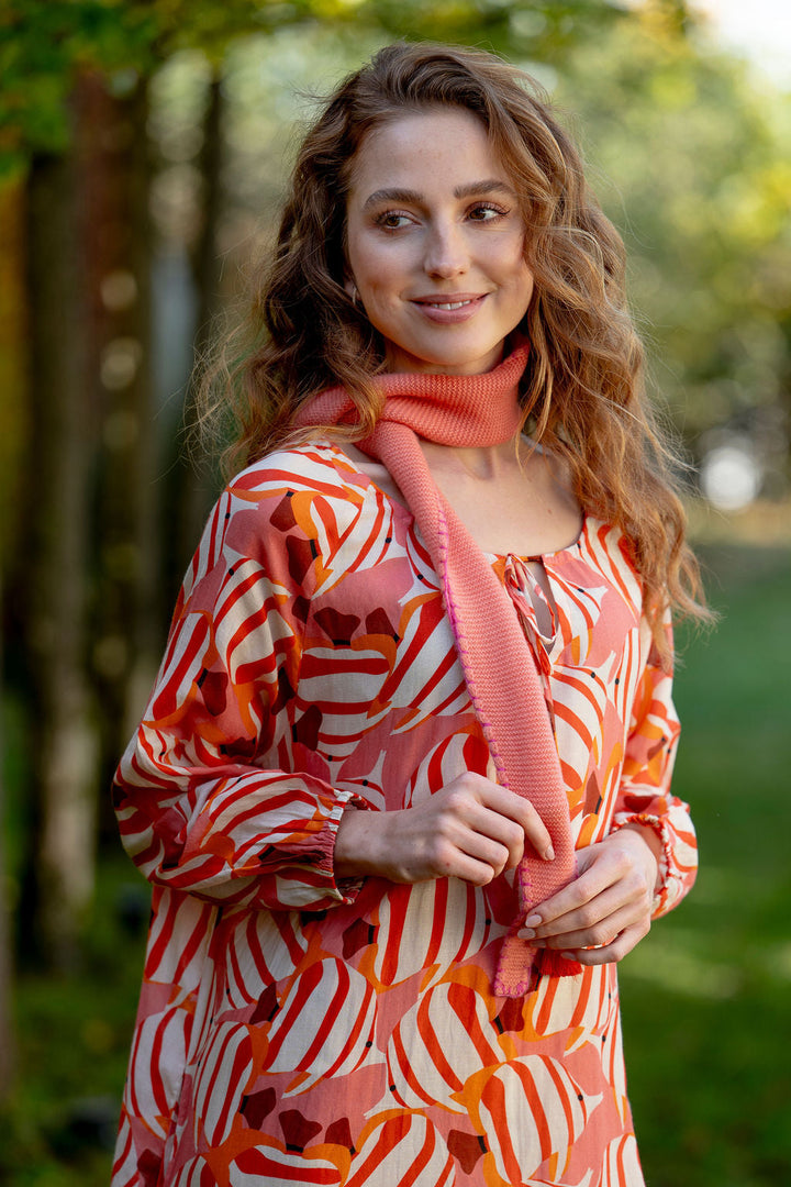 Sommerkleid mit 3/4‑Ärmeln und Zugband am Ausschnitt, Alltags‑ und Urlaubslook