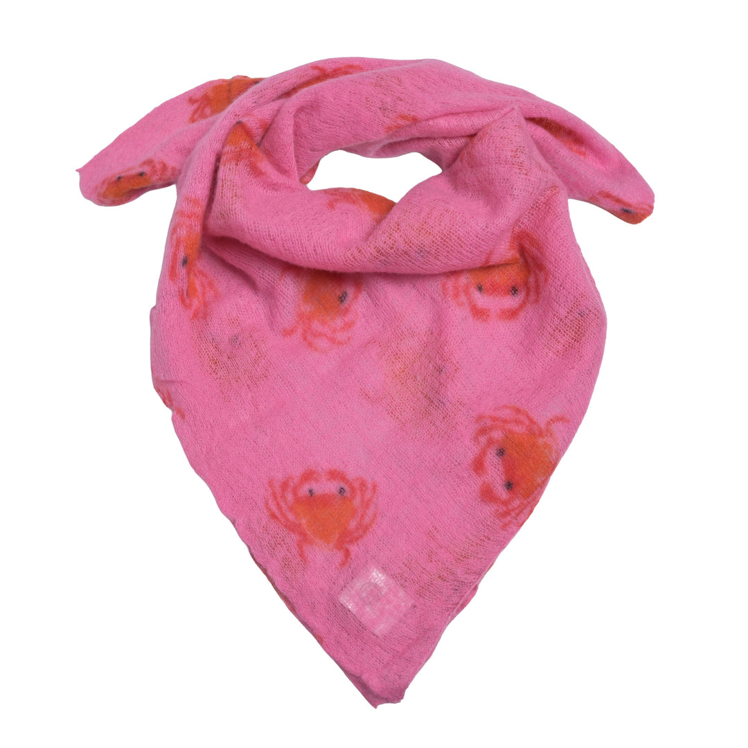 Anschmiegsames Kaschmirbandana in der Farbe Pink und mit Krebsen bedruckt, quadratisches Tuch, 65 x 65 cm, handmade in Nepal, Produktbild auf weißem Hintergrnd
