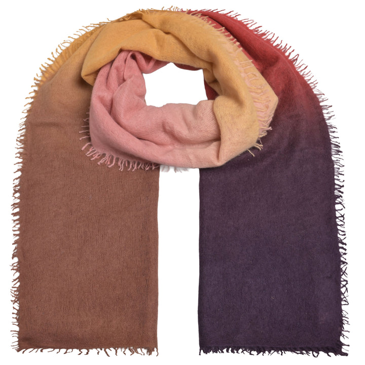 Kaschmir-Schal „Tabita“ aus 100 % Light Cashmere mit kleinen Fransen in Koralle mit Farbverlauf zu Braun und Lila von cute stuff 