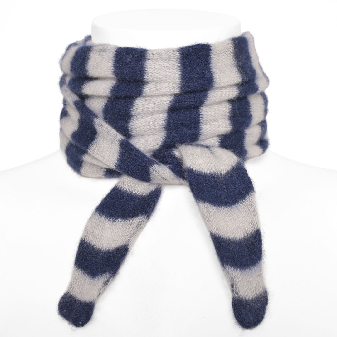 Leichter Kaschmir Windbreaker als Halstuch gebunden für Damen mit STreifen-esign in Dunkelblau und Weiß