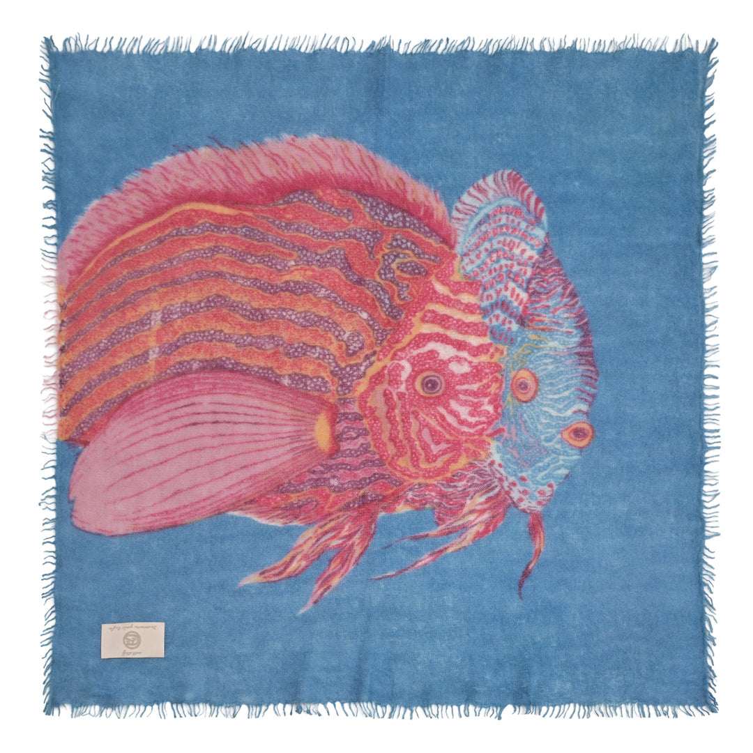 Edles Kaschmirtuch mit Fisch-Motiv in der Größe 65 cm x 65 cm in Blau