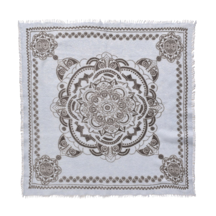 Detailaufnahme Ornament Motiv Kaschmir Tuch in Frosty