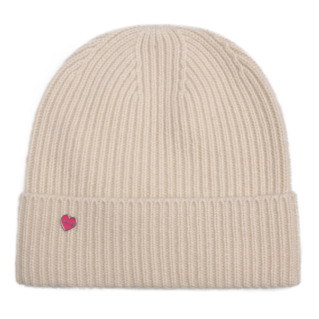 Damen Kaschmirmütze in Ivory aus 100 % Cashmere mit Aufschlag und kleinem Herz-Detail von cute stuff – fair produziert in Nepal.