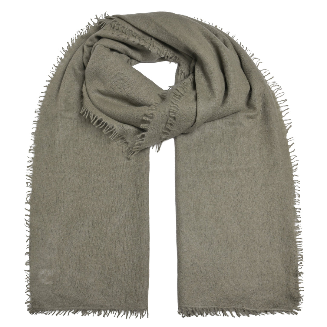 Kaschmirschal für Damen in Hunter, das ist ein Jägergrün, Größe des Schals ist 205 cm x 80 cm, Schal mit dezenten Fransen, Light Cashmere, Produktbild auf weißem Hintergrund