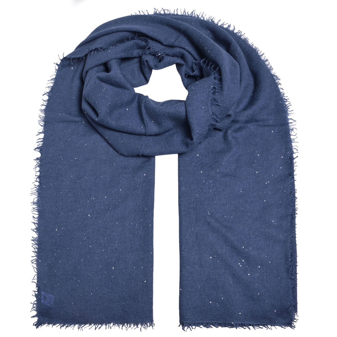 Eleganter Kaschmirschal für Damen mit dezenten Pailletten aus hochwertigem Cashmere in der Farbe Blue Jeans, Handmade in Nepal, Größe 85 × 210 cm, Produktbild mit weißem Hintergrund
