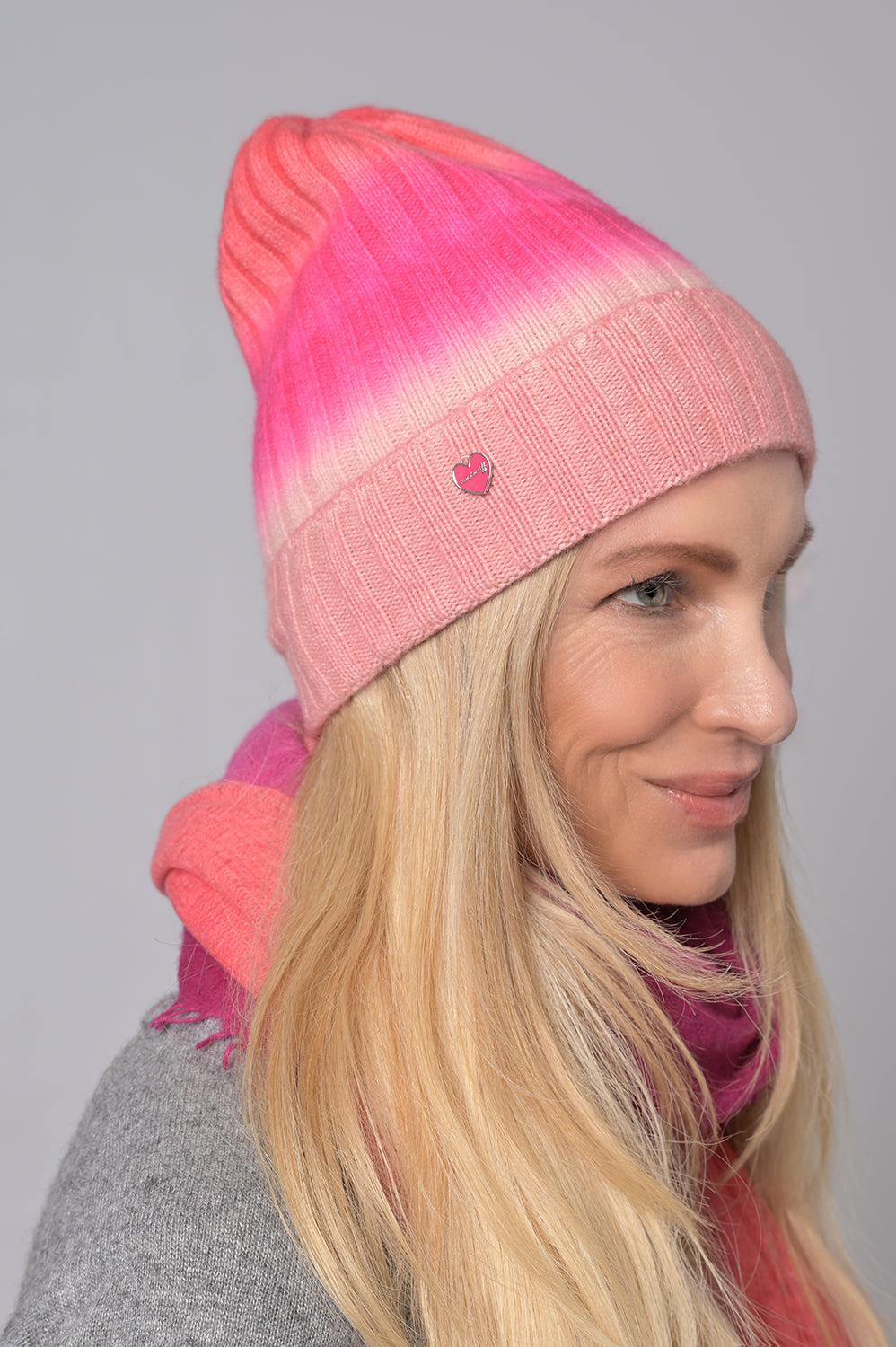 Cashmere Mütze Tabita-cs mit Farbverlauf in Pink Grapefruit