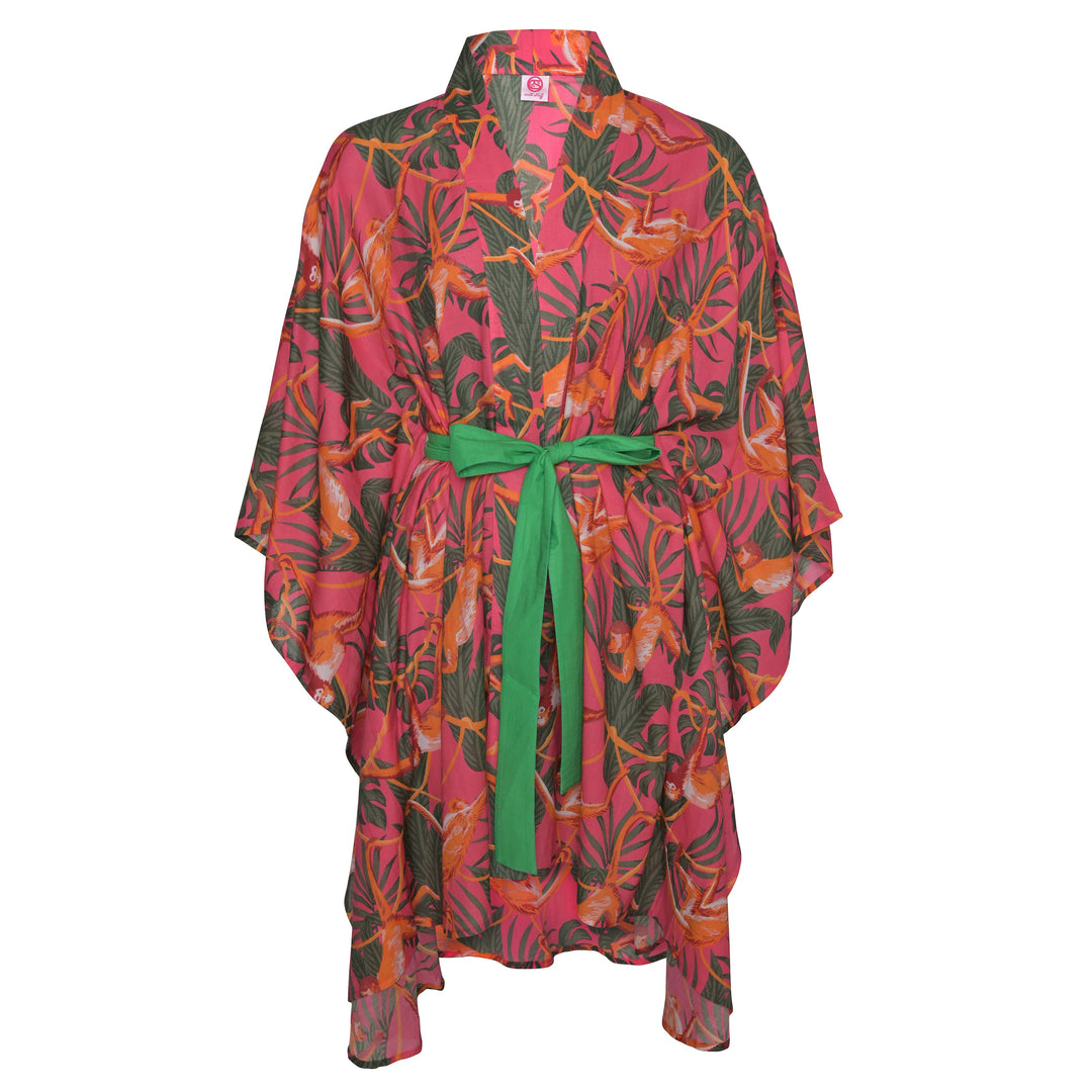 Leichter Baumwollkimono in Pink mit All‑Over‑Animal‑Print mit kleinen Affen und Taillengürtel, Vorderansicht