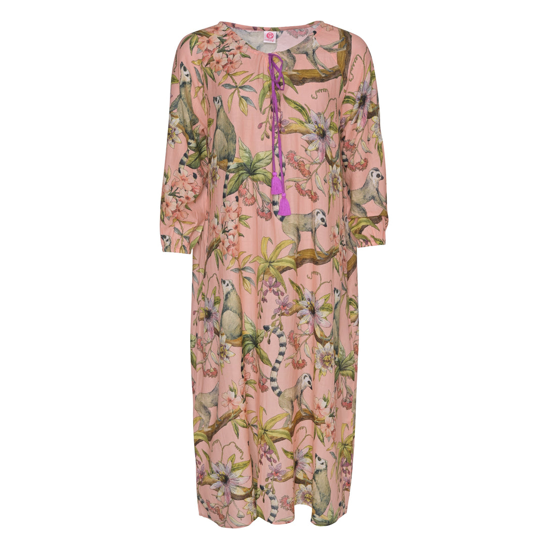 Langes Sommerkleid Megan‑cs aus 100 % Baumwolle mit exotischem Lemuren‑Print in White Peach, Vorderansicht