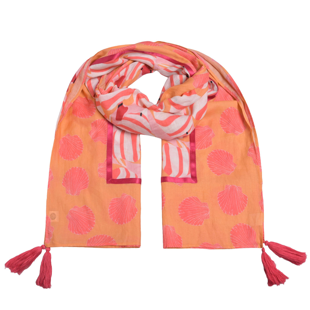 Langer Sommerschal 210× 70 cm aus 100% Baumwolle mit maritimem Fisch‑ und Muschel‑Motiv, Patchwork, Satinband und Quasten