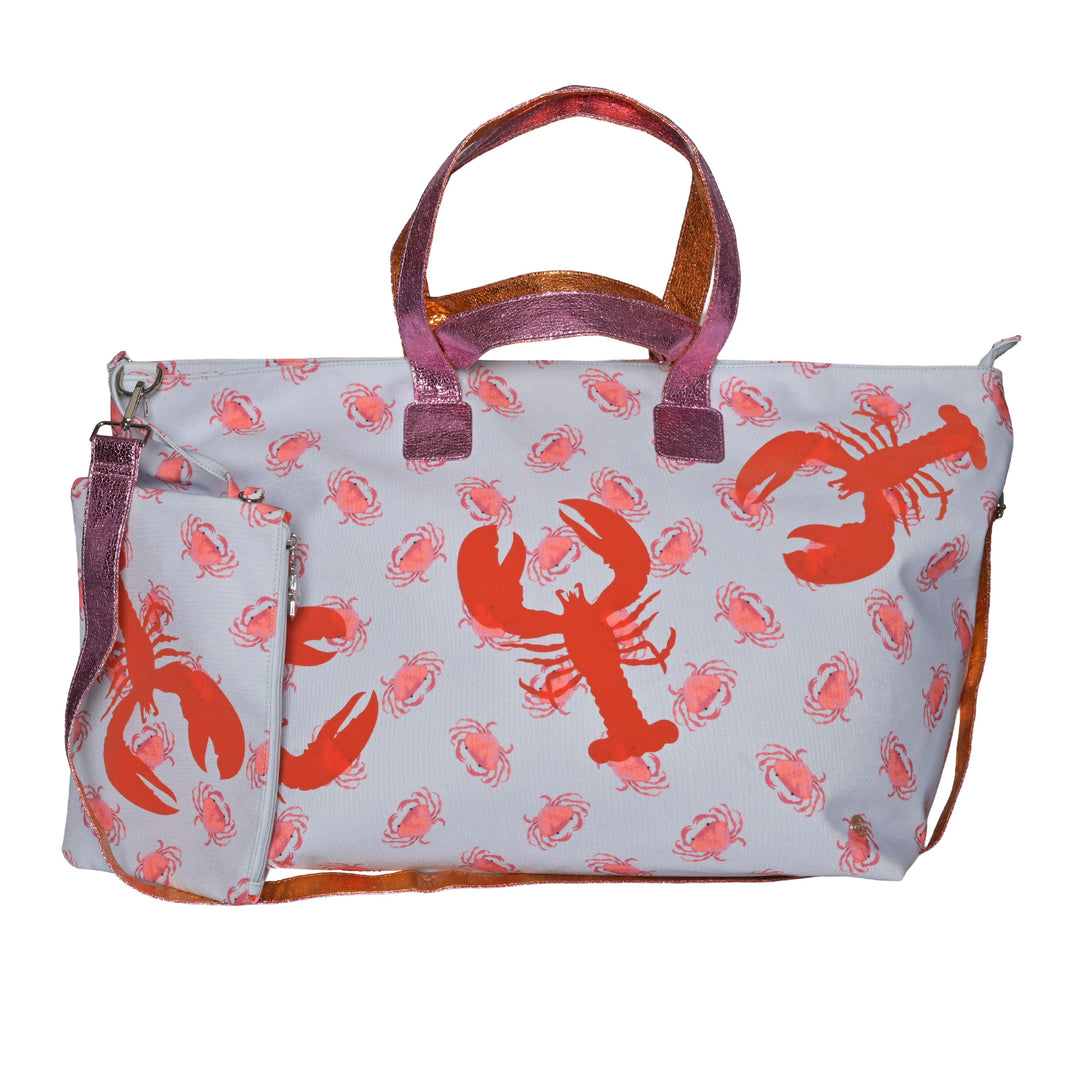 Statement Big Shopper in Hellblau mit feinem Krebs-und Hummer-Print. Mit abnehmbarer Extra-Clutch, viel Stauraum & Schultergurt.