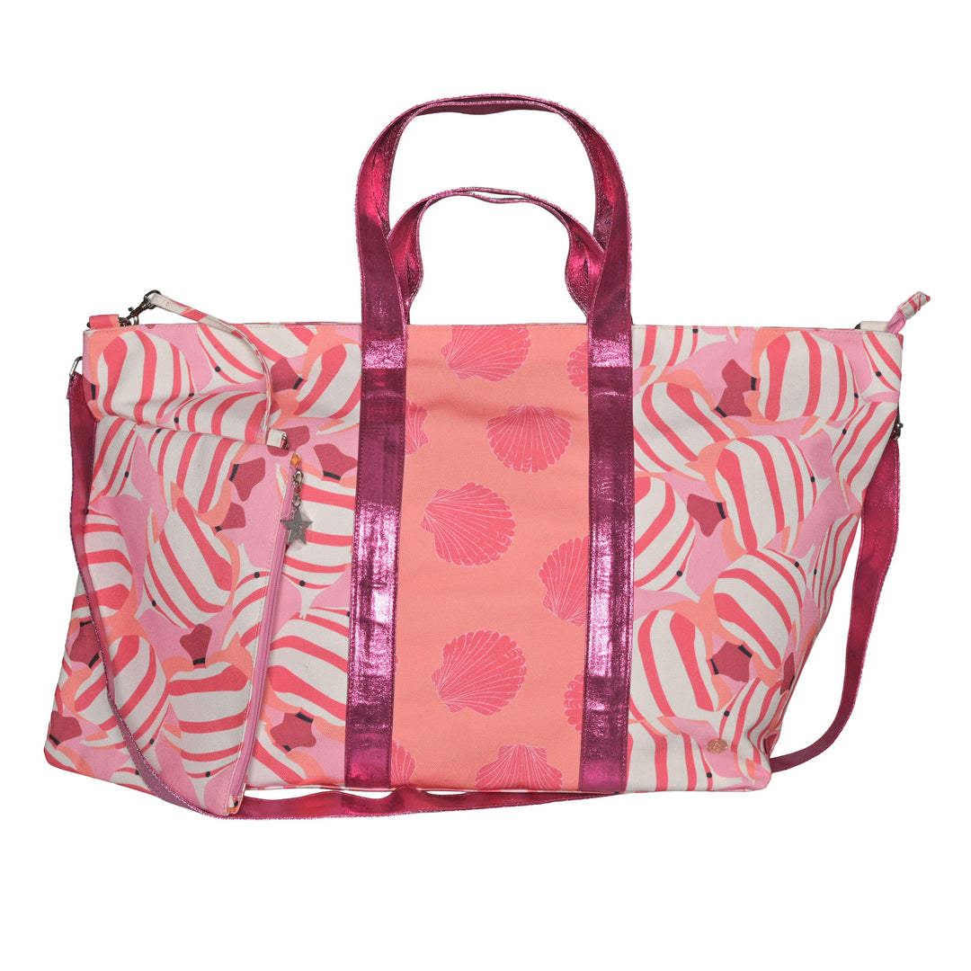 Extra großer Big Shopper in Champagner mit feinem Fische-Print. Mit abnehmbarer Extra-Clutch, viel Stauraum & Schultergurt.