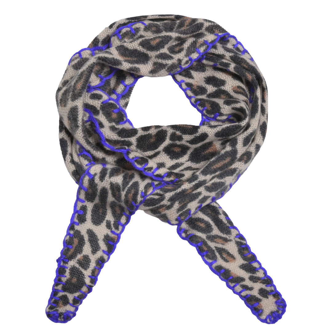 Eleganter Kaschmirschal mit Leoprint in Braun & Stitching in Neonlila. 100 % Kaschmir, handmade in Nepal – Perfekt auch als Windbreaker.