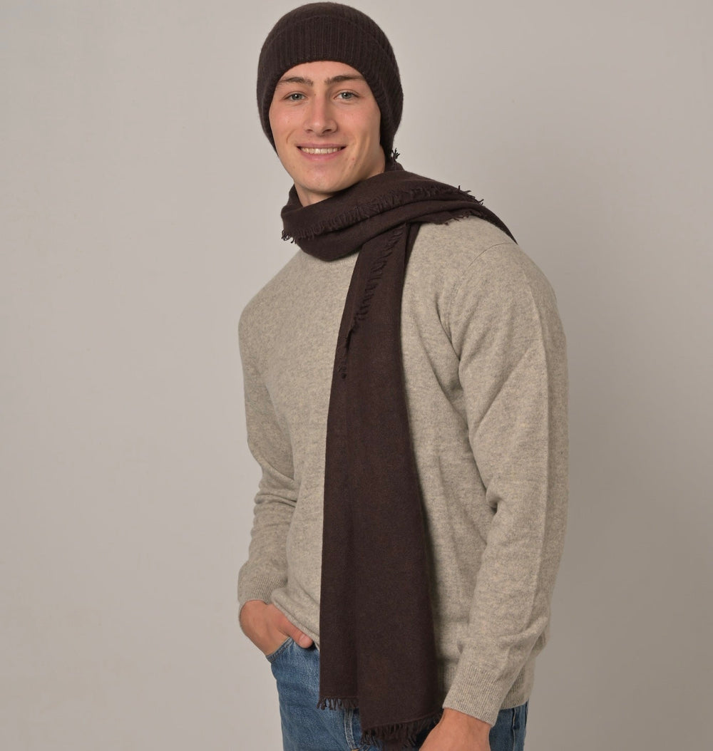 cute stuff Herren Kaschmirschal Tiny-cs und Kaschmirmütze Nina-cs short in der Farbe Black Coffee 
