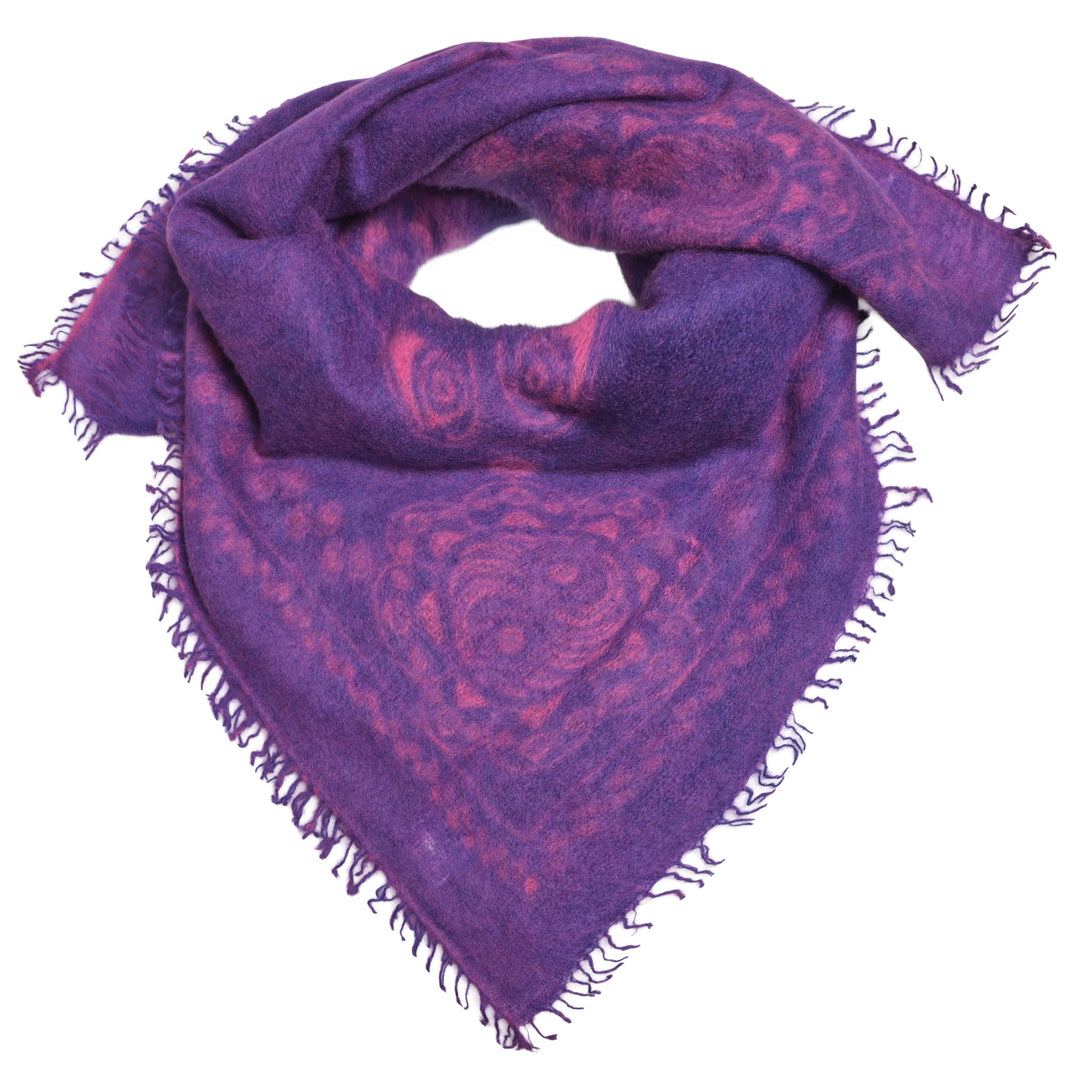 Feines Kaschmir Bandana aus 100% Light Cashmere mit kleinen Fransen und mit aufgedrucktem Ornament Muster in Kronjuwel