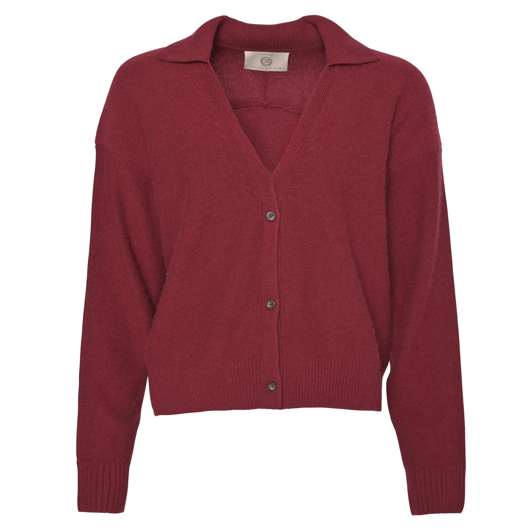 Damen Kaschmir Strickjacke Pauli‑cs mit V-Ausschnitt, Knopfleiste und dezentem Hemdkragen, aus 100% reinem Kaschmir von cute stuff, Farbe Pomegrenate