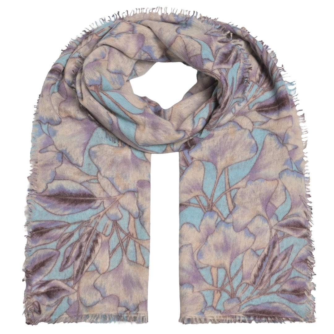 Kuschelweicher Kaschmir-Schal „Ginkgo“ aus 100 % Light Cashmere mit vollflächigem Ginkgo-Blätter-Print in Ice Blue, 80 × 205 cm, von cute stuff