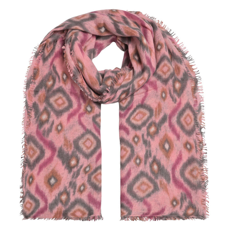 Kaschmir-Schal „Ikat-cs“ aus 100 % Kaschmir in Zuckerwatte mit geometrischem Ikat-Muster, Rauten und kleinen Fransen von cute stuff