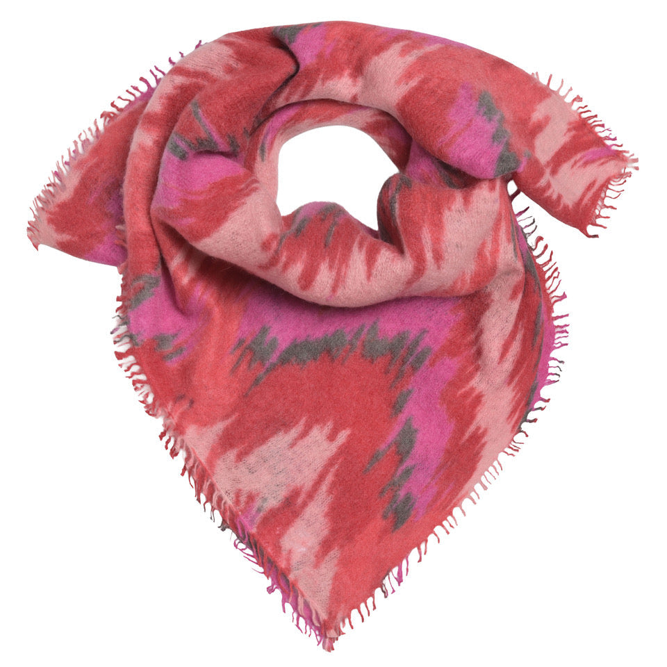 Kaschmir-Bandana „Ikat Flow“ in Chilli mit abstraktem Ikat-Muster in Rot, Pink und Grau sowie kleinen Fransen von cute stuff