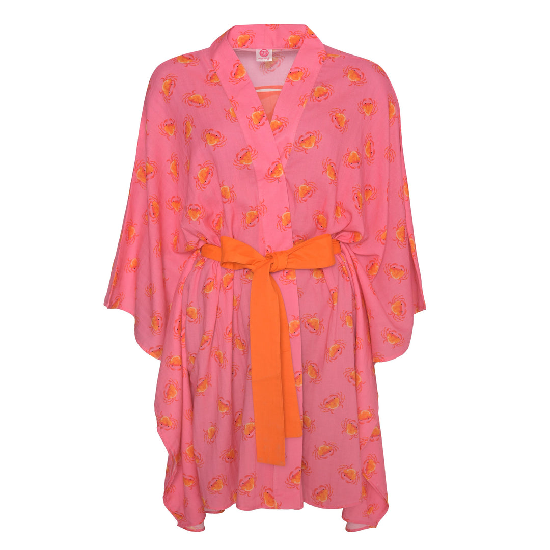 Leichter Baumwollkimono in Pink mit All‑Over‑Animal‑Print und Taillengürtel, Vorderansicht