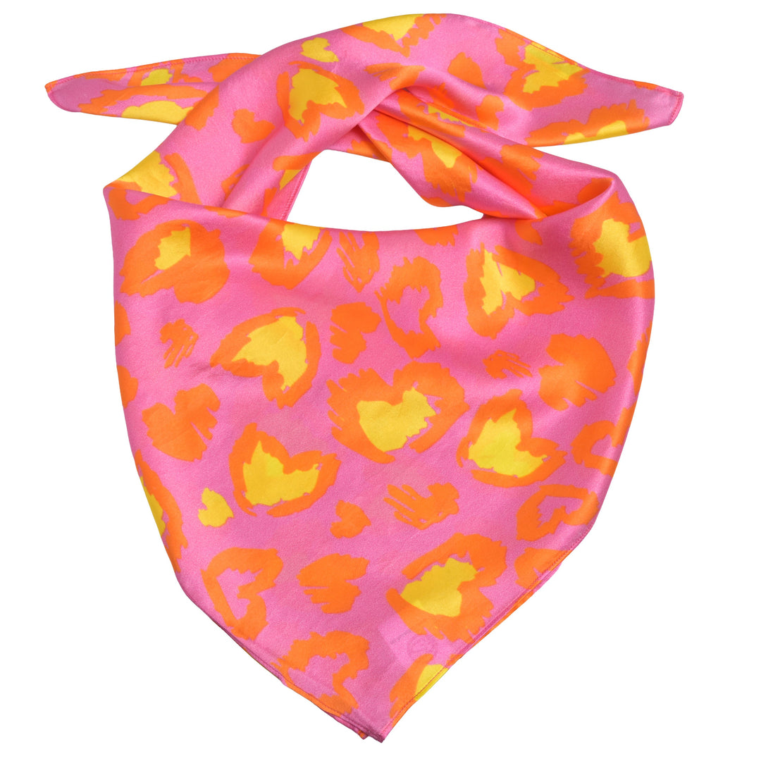 Seidentuch Bandana im Größenformat 65 x 65 cm mit Leoherzen‑Motiv aus 100 % Seide in Pink für Damen

